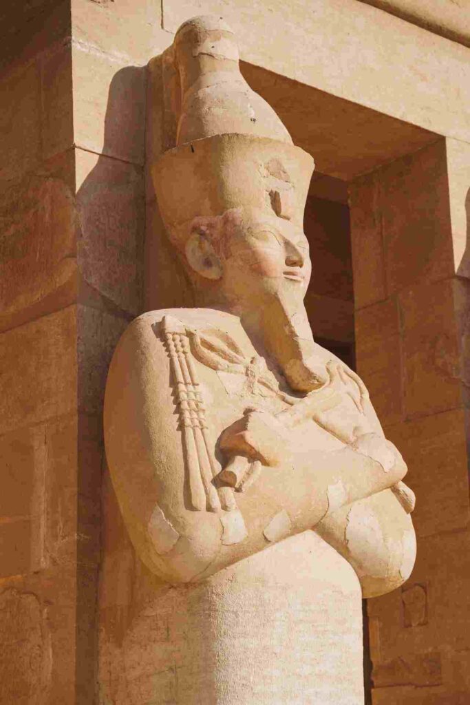 मिस्र सभ्यता की मूर्तिकला  कुछ इस प्रकार की होती थी