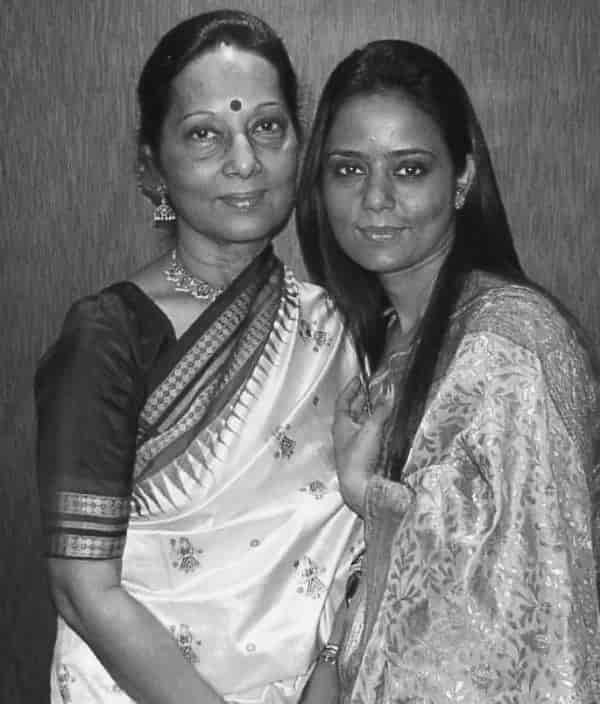 Mahua moitra with her mother