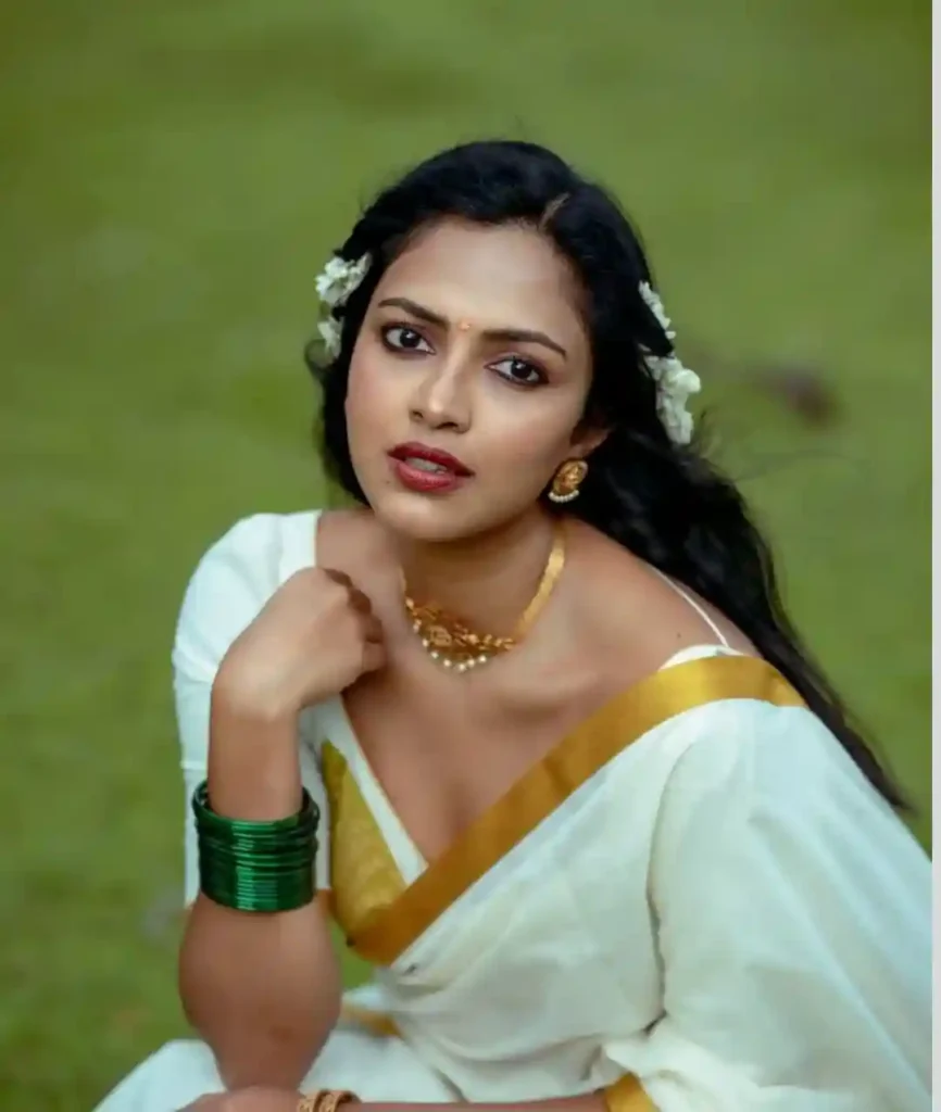 अमला पॉल जीवन परिचय Amala paul biography in hindi (अभिनेत्री)