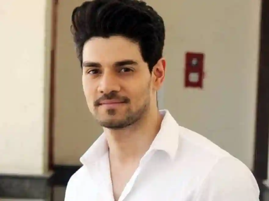 सूरज पंचोली जीवन परिचय Sooraj pancholi biography in hindi (अभिनेता)