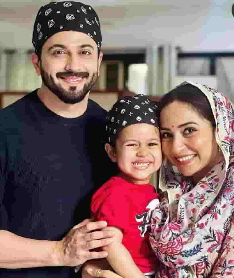 Dheeraj Dhoopar family photo