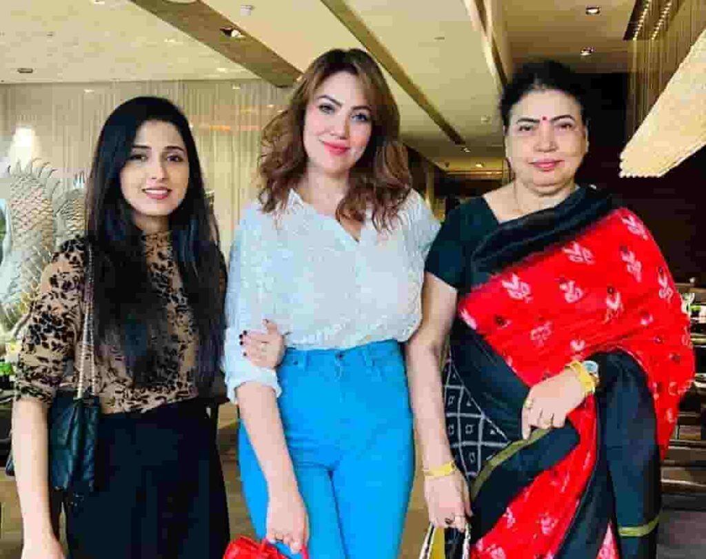Munmun dutta family photo