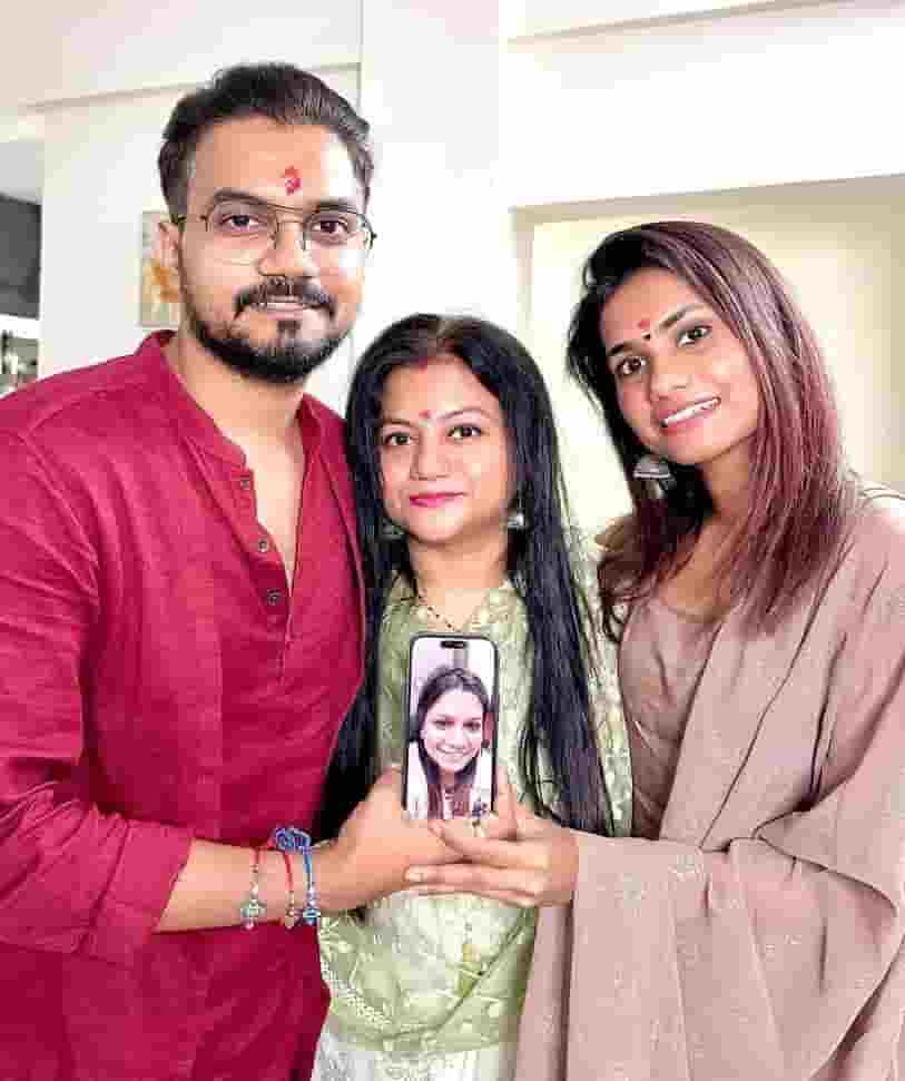 Rocky jaiswal family photo