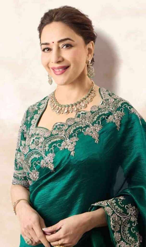 माधुरी दीक्षित जीवन परिचय Madhuri Dixit biography in hindi (अभिनेत्री)
