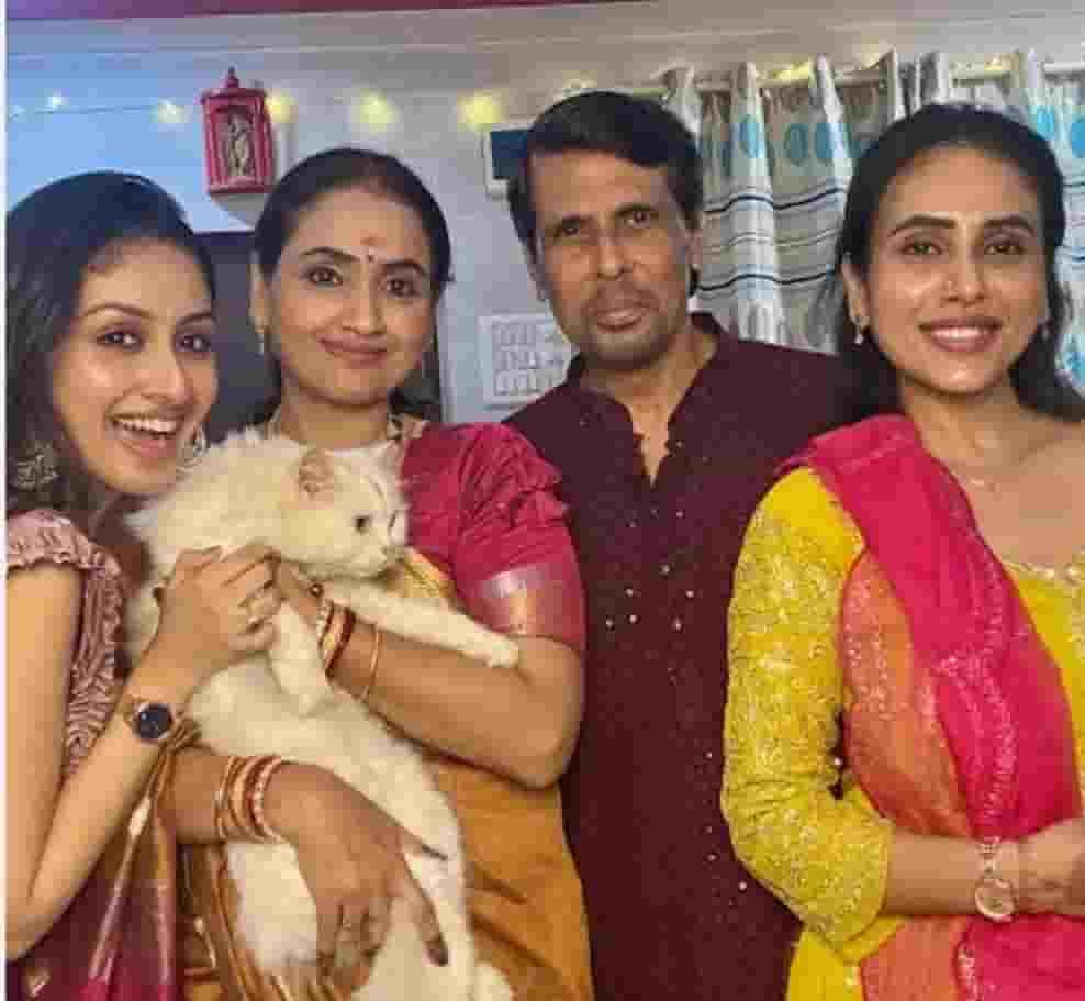 Anchal sahu parents photo