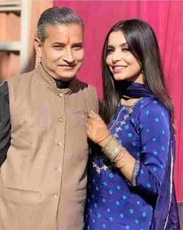 Chitranshi dhyani parents
