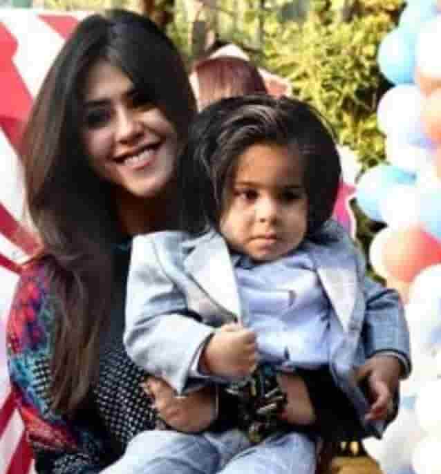 Ekta kapoor children photo