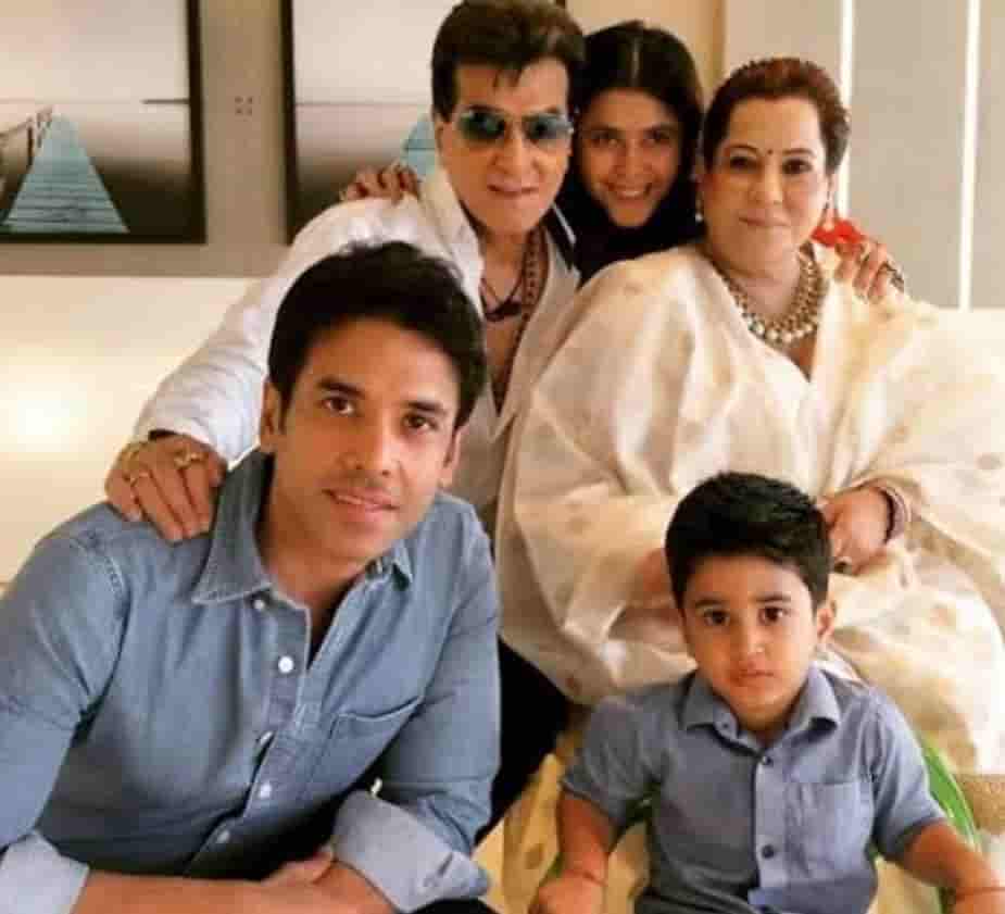 Ekta kapoor family photo