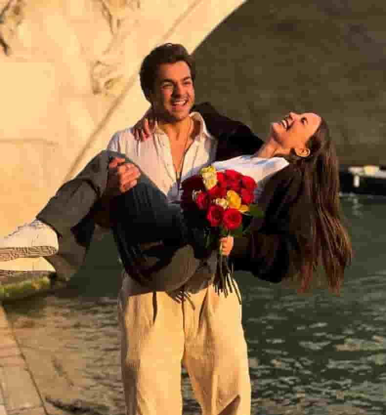 Elli Avram and ashish chanchlan