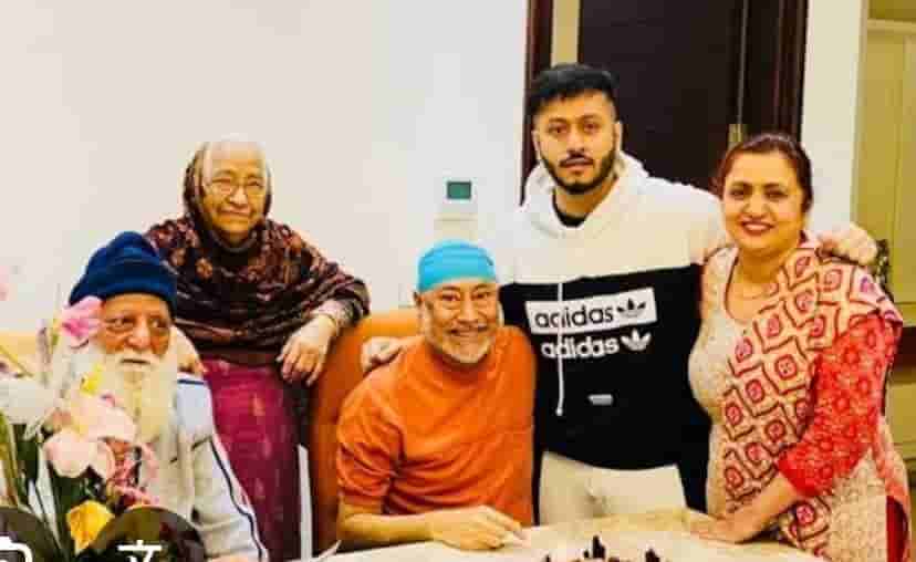 Jaswinder bhalla family photo