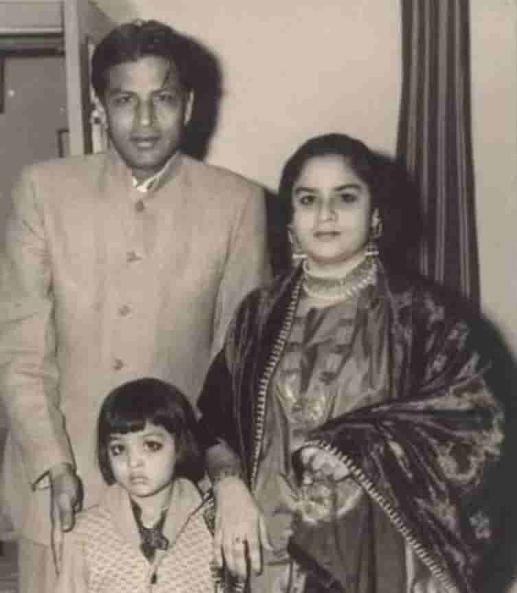 Shah Rukh khan parents photo