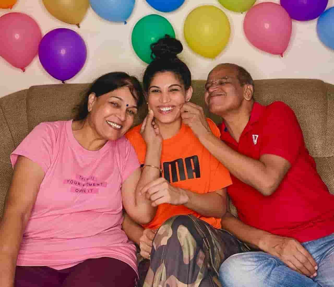 Purva Mathur पूर्वा मंत्री जीवन परिचय Purva mantri biography in hindi (गायिका ...