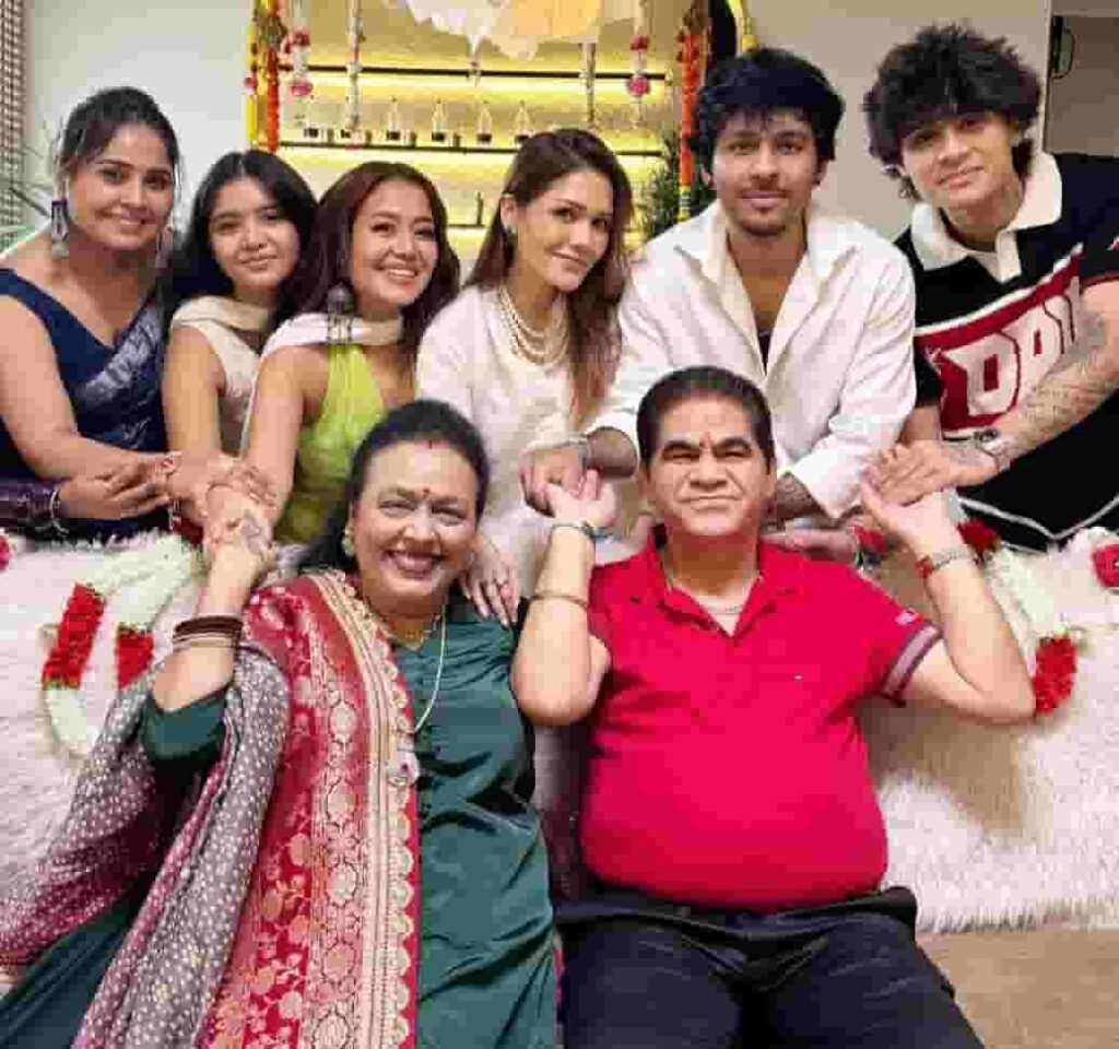 नेहा कक्कड़ जीवन परिचय Neha Kakkar biography in hindi (गायक) 3 Neha Kakkar family photo