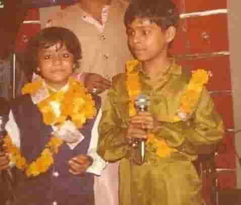 नेहा कक्कड़ जीवन परिचय Neha Kakkar biography in hindi (गायक) 2 Neha kakkar childhood photo