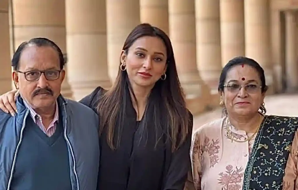 मिमी चक्रवर्ती जीवन परिचय Mimi chakraborty biography in hindi (अभिनेत्री)