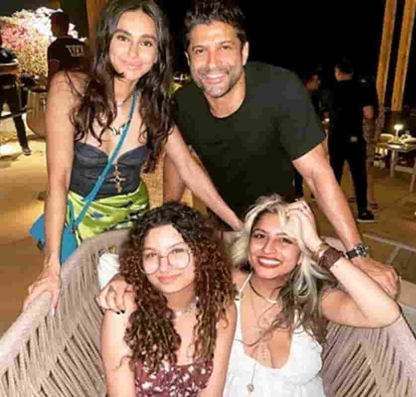 फरहान अख्तर जीवन परिचय Farhan Akhtar biography in hindi (अभिनेता) 2 Farhan akhtar wife