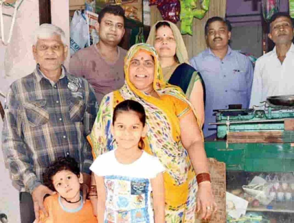 राधा यादव जीवन परिचय Radha Yadav biography in hindi (क्रिकेटर) 2 Radha yadav family photo