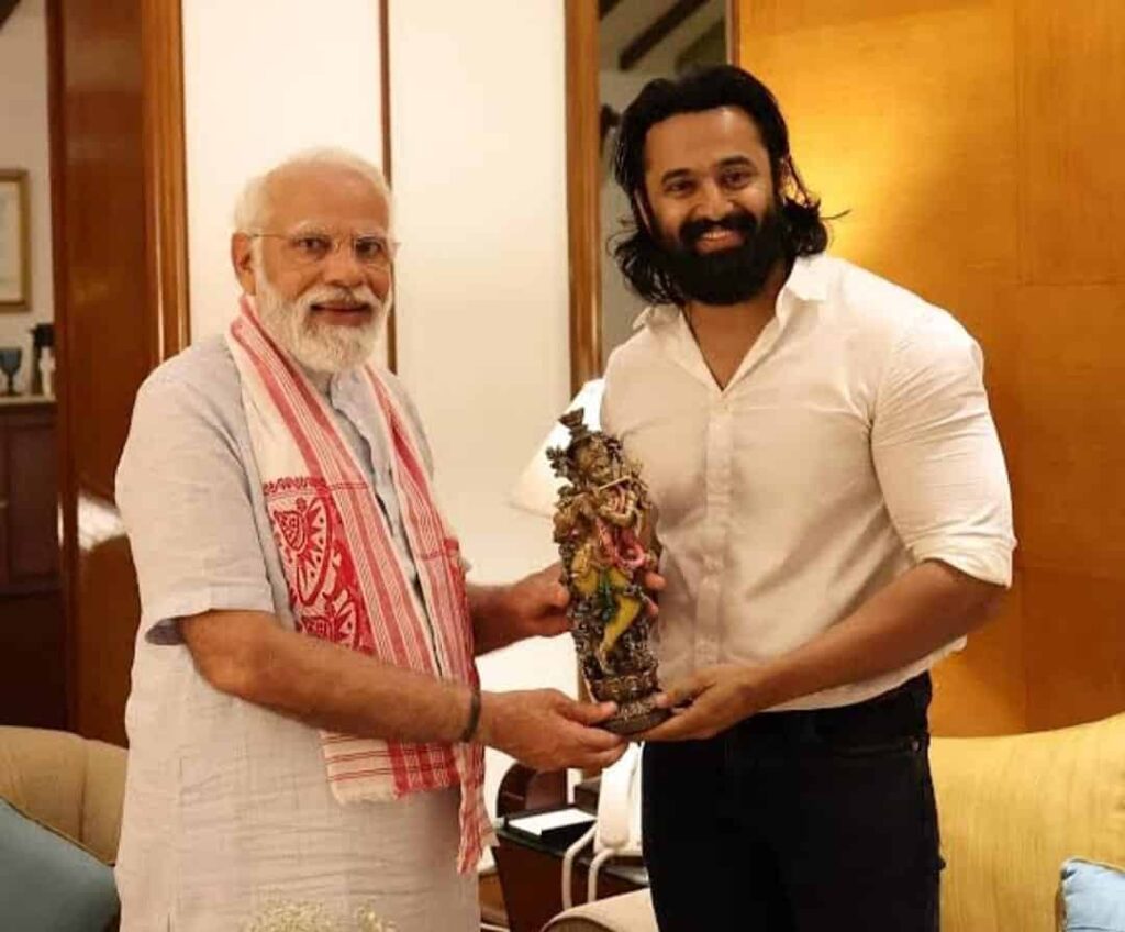 उन्नी मुकुंदन जीवन परिचय Unni mukundan biography in hindi (अभिनेता)