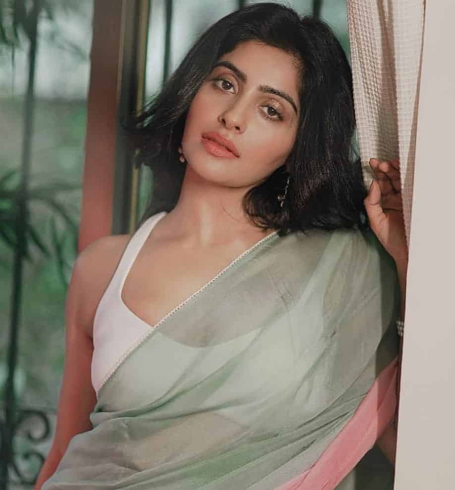 युक्ति कपूर जीवन परिचय Yukti kapoor biography in hindi (अभिनेत्री)