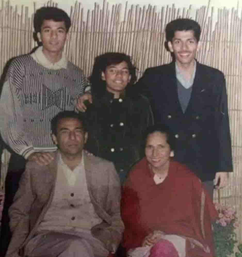 Vikash khanna family photo