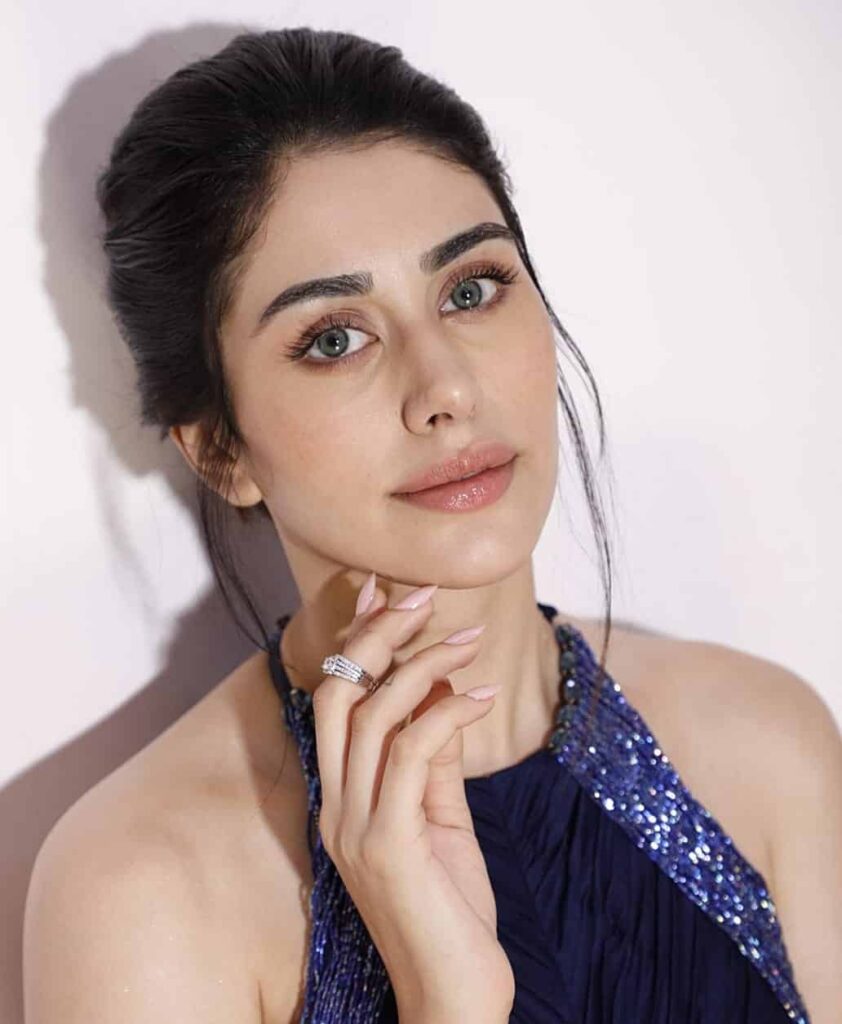 वरीना हुसैन जीवन परिचय Warina hussain biography in hindi (अभिनेत्री)