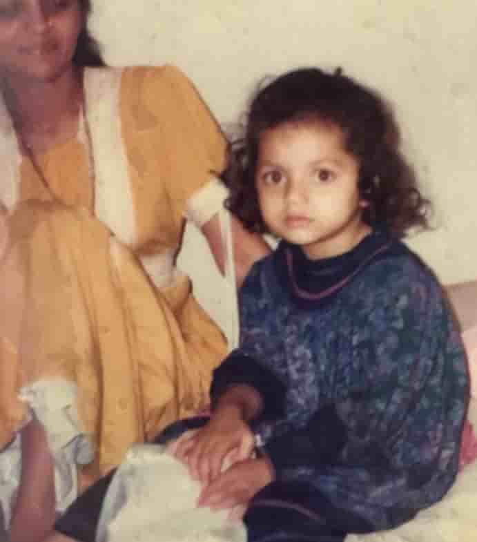 Drashti Dhami childhood photo
