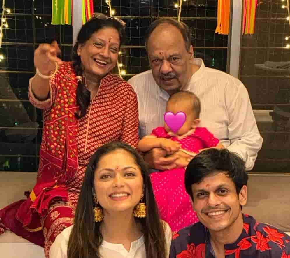Drashti Dhami family photo