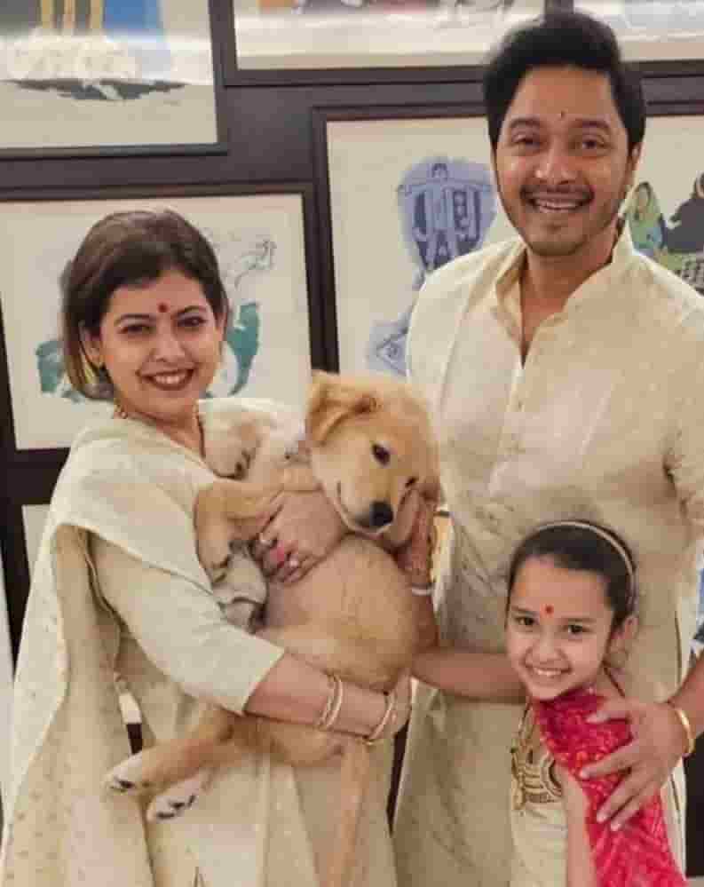 Shreyas Talpade family photo