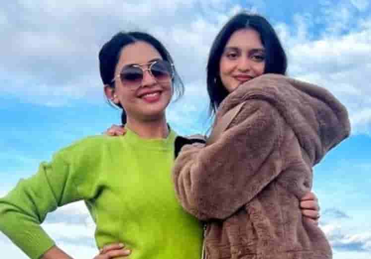 शुभांगी अत्रे जीवन परिचय Shubhangi Atre biography in hindi (अभिनेत्री) 3 Shubhangi Atre daughter