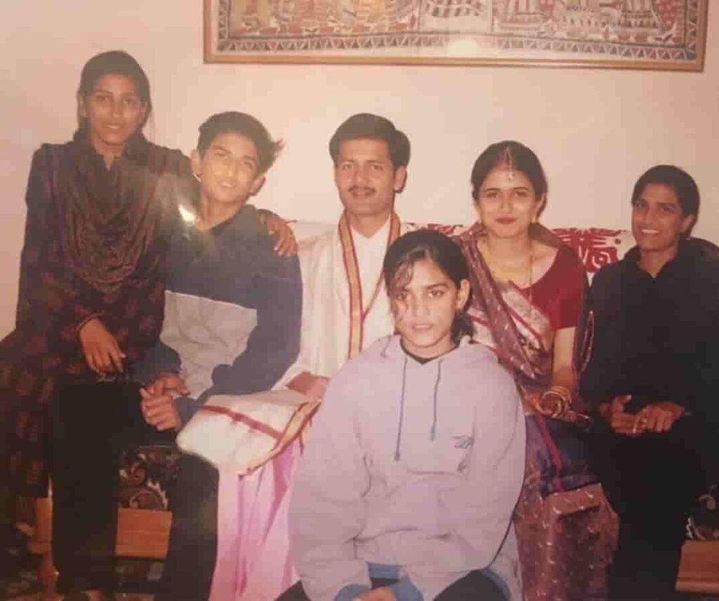 Sushant singh rajput family photo