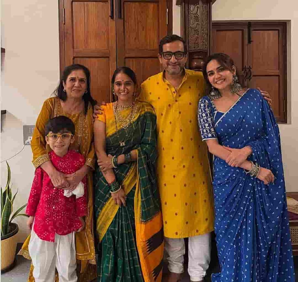 अमृता खानविलकर जीवन परिचय Amruta khanvilkar biography in hindi (अभिनेत्री)