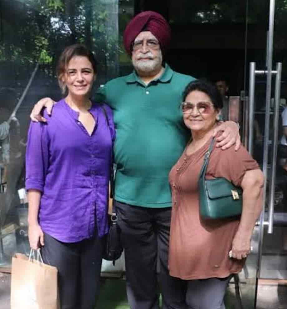 मोना सिंह जीवन परिचय Mona singh biography in hindi (अभिनेत्री) 2 मोना सिंह जीवन परिचय Mona singh biography in hindi (अभिनेत्री)