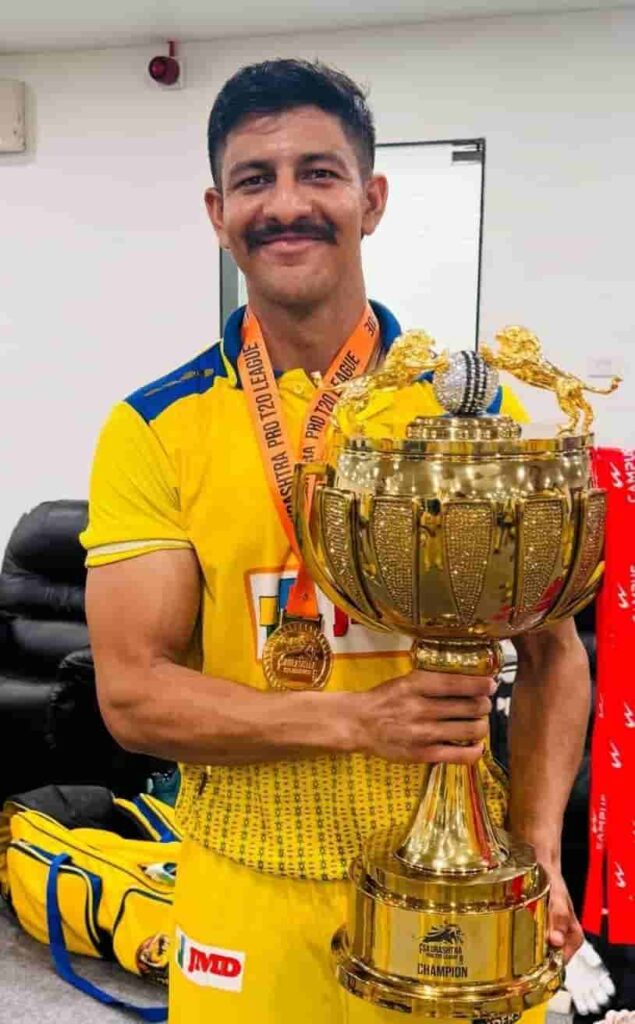 विश्वराज जडेजा जीवन परिचय Vishvaraj Jadeja biography in hindi (क्रिकेटर)