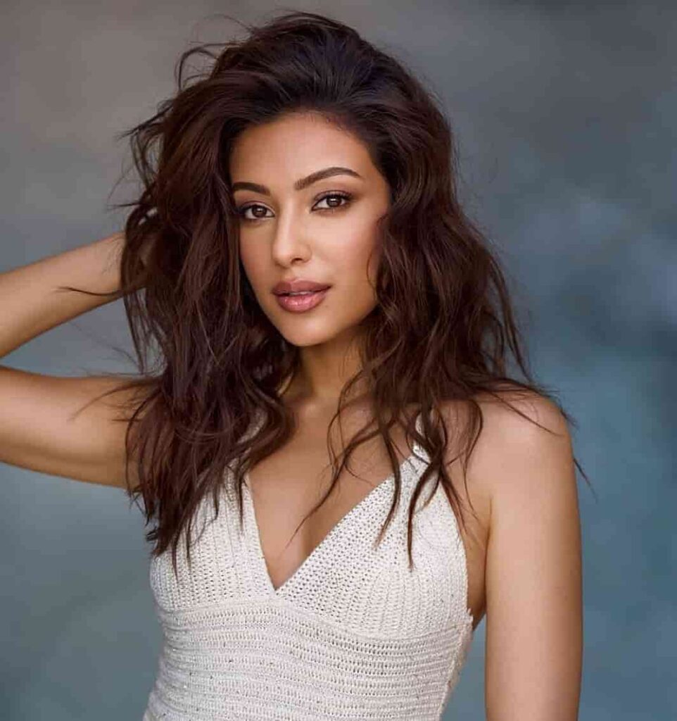 साहेर बाम्बा जीवन परिचय Sahher bambba biography in hindi (अभिनेत्री)