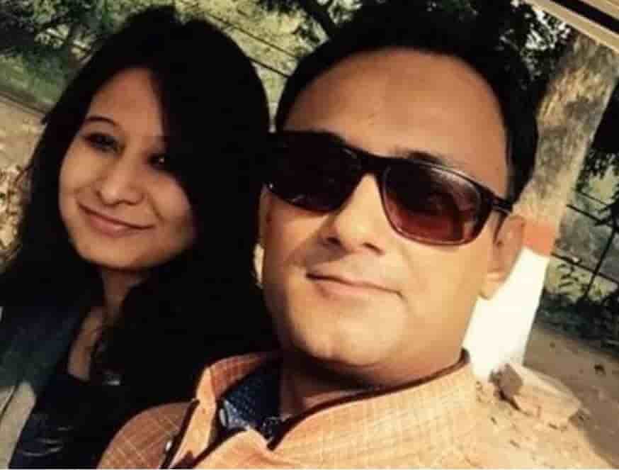 Gourav Tiwari wife photo