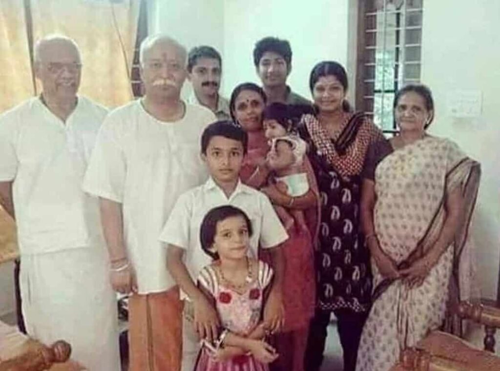 मोहन भागवत जीवन परिचय Mohan bhagwat biography in hindi (सरसंघचालक)