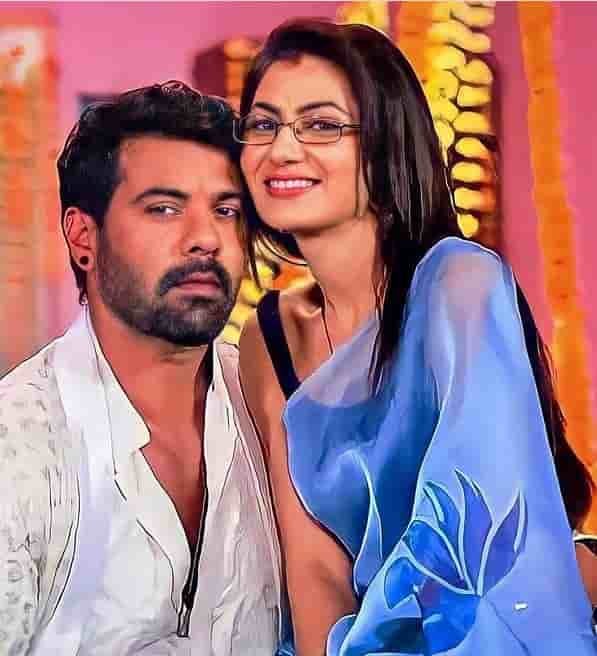 सृति झा जीवन परिचय Sriti Jha biography in hindi (अभिनेत्री)