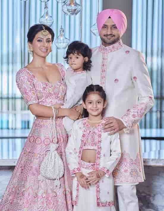 Harbhajan Singh family photo