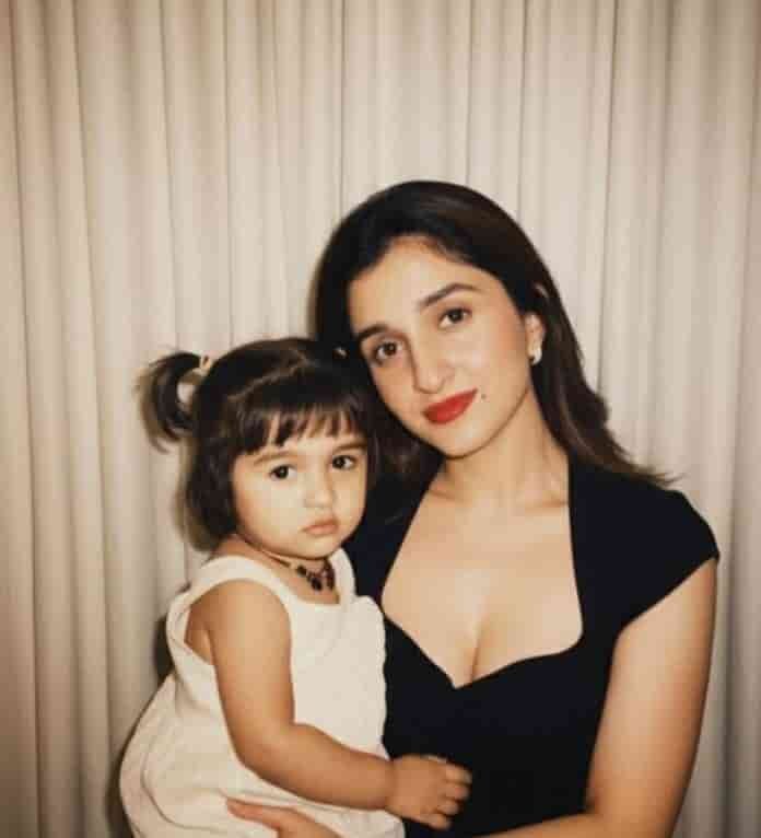 Nidhi shah childhood photo