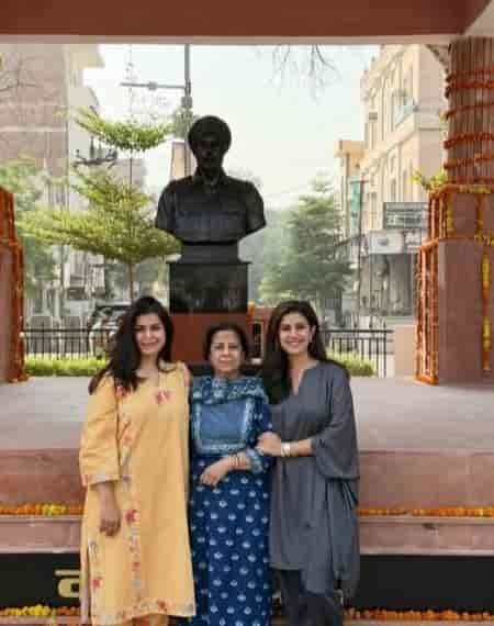 Nimrat kaur family photo