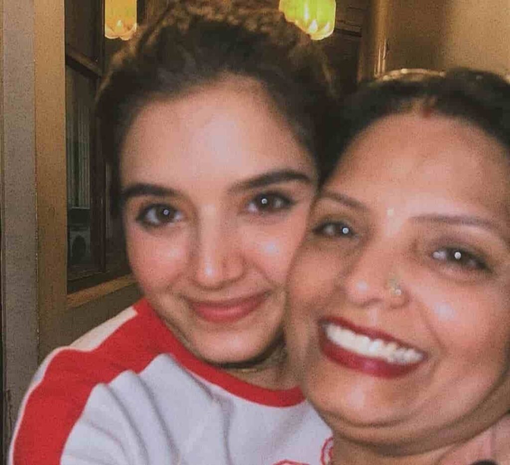 Priyanshi yadav mother photo