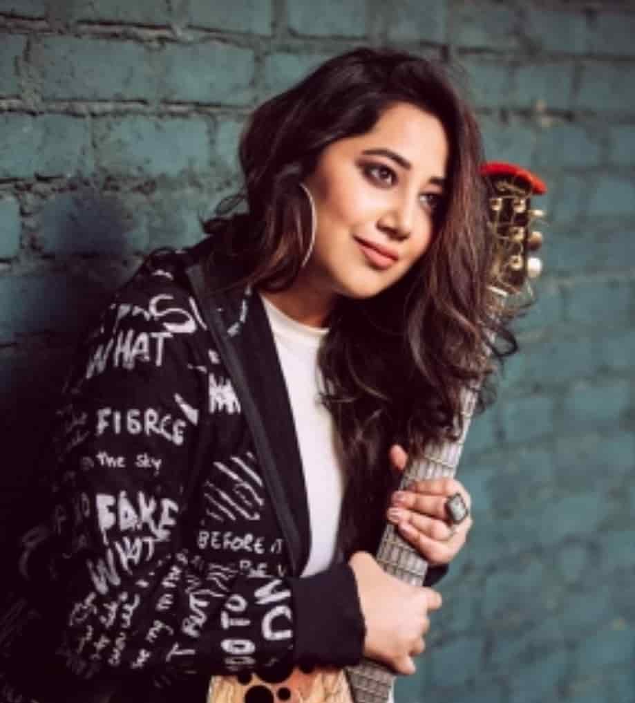 पायल देव जीवन परिचय Payal dev biography in hindi (गायिका)