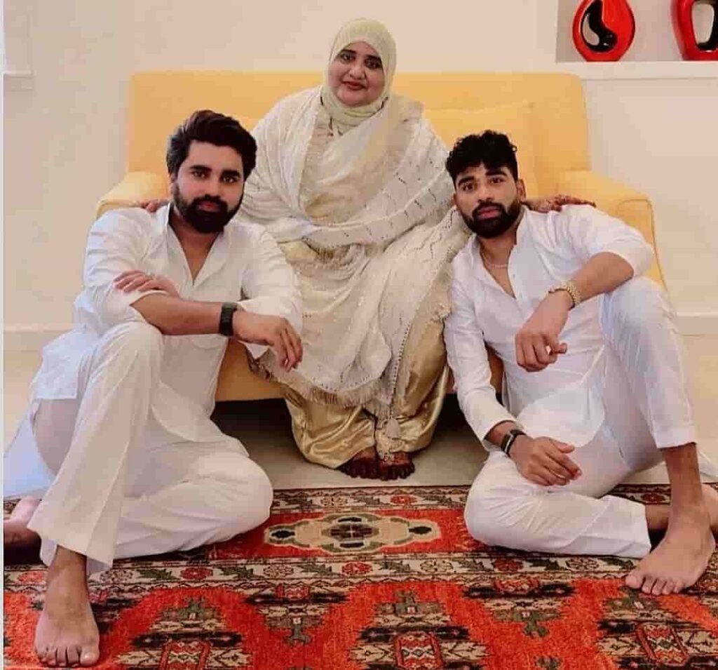 मोहम्मद सिराज जीवन परिचय Mohammed siraj biography in hindi (क्रिकेटर) 2 मोहम्मद सिराज जीवन परिचय Mohammed siraj biography in hindi (क्रिकेटर)