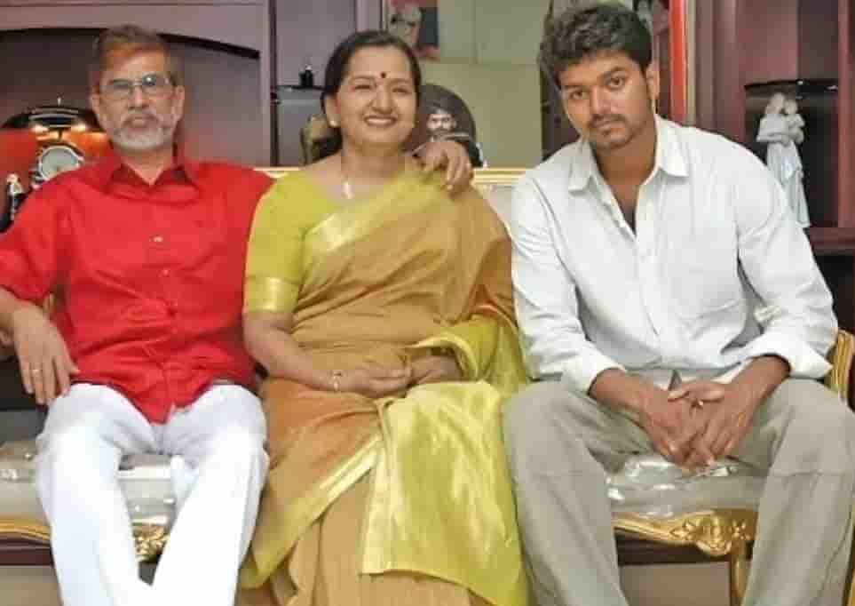 Actor vijay parents photo