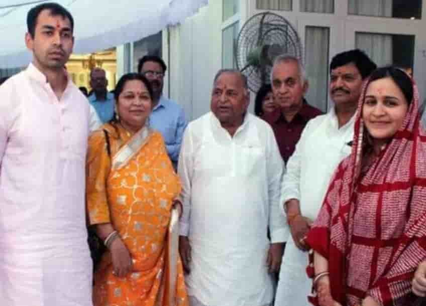 Prateek yadav family photo