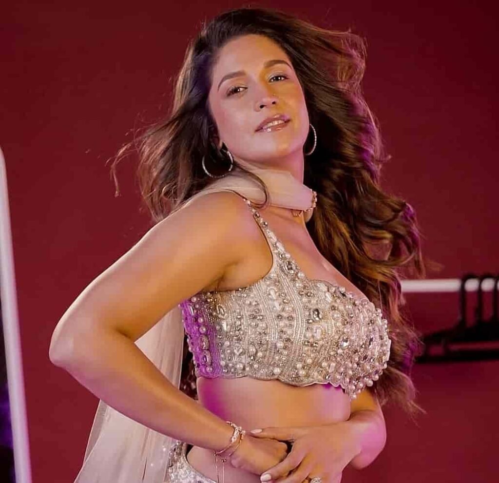 हरलीन सेठी जीवन परिचय Harleen sethi biography in hindi (अभिनेत्री)