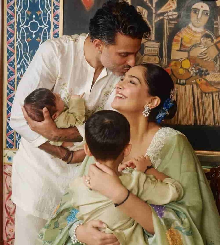 Sonam kapoor family photo